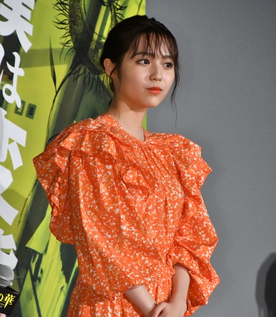 秋田汐梨【写真：竹内みちまろ】