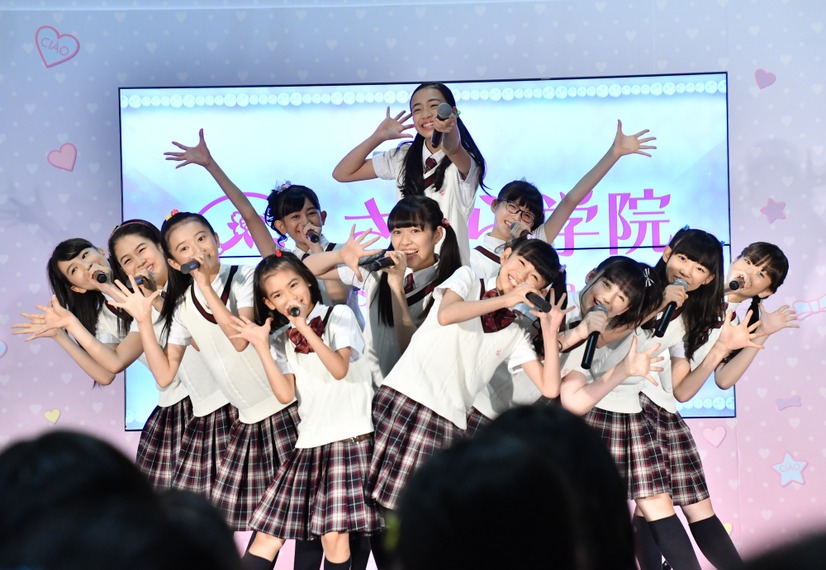 さくら学院【写真：竹内みちまろ】