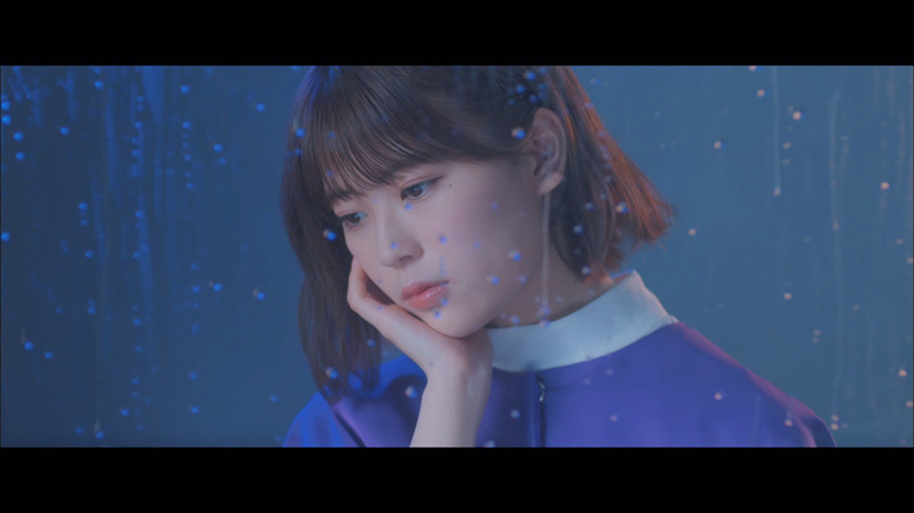 “メガネダンス”と“傘ダンス”に注目！乃木坂46、新MV公開