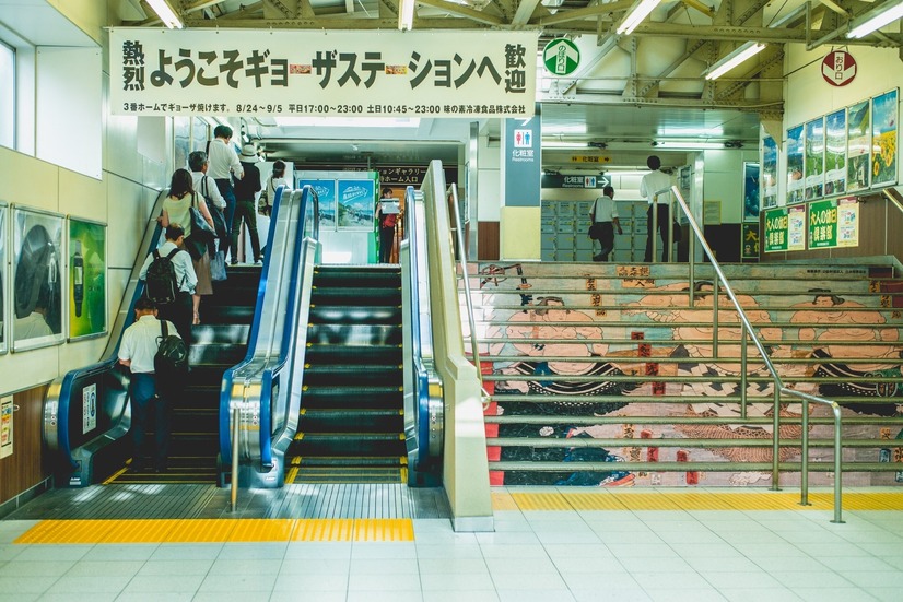 自分で餃子を焼いて楽しめる「ギョーザステーション」両国駅3番ホーム店が今年もオープン