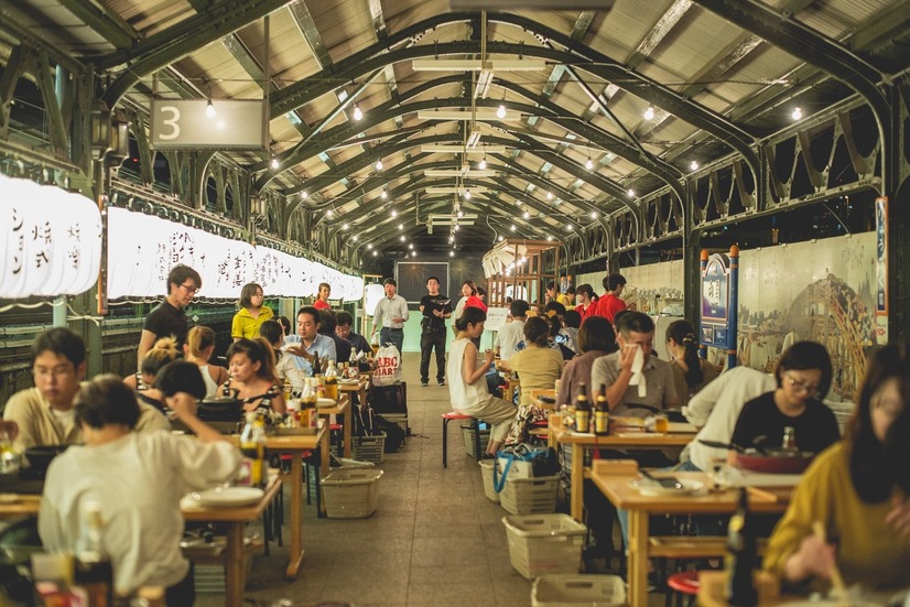 自分で餃子を焼いて楽しめる「ギョーザステーション」両国駅3番ホーム店が今年もオープン