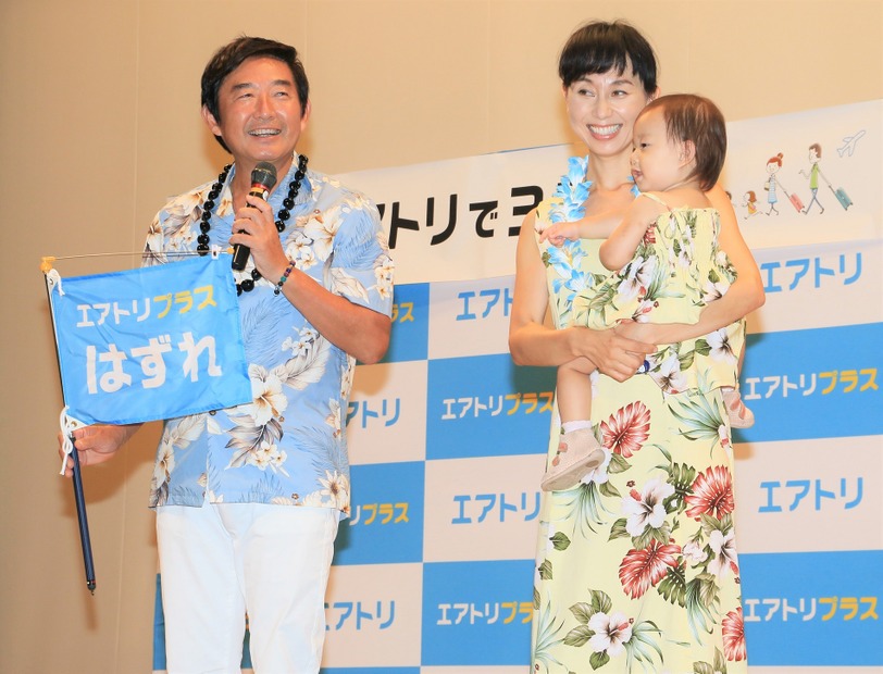 石田純一、東尾理子、石田つむぎちゃん（次女）【撮影：小宮山あきの】