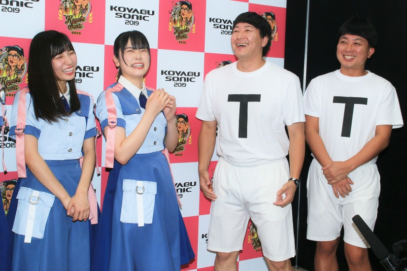 日向坂46（河田陽菜、丹生明里）、チョコレートプラネット【撮影：小宮山あきの】