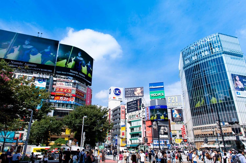 引退から約一年......渋谷センター街が安室奈美恵一色に！