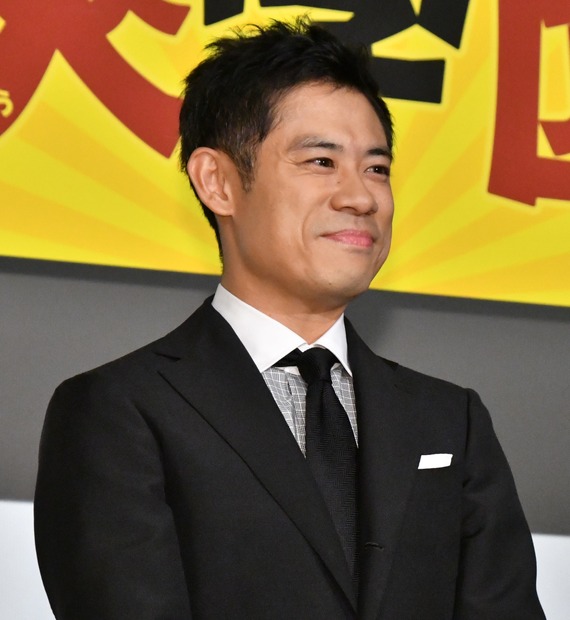 伊藤淳史【写真：竹内みちまろ】