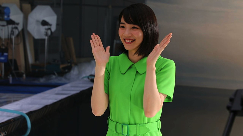 のん、水田で絶叫！純情米新CMに登場