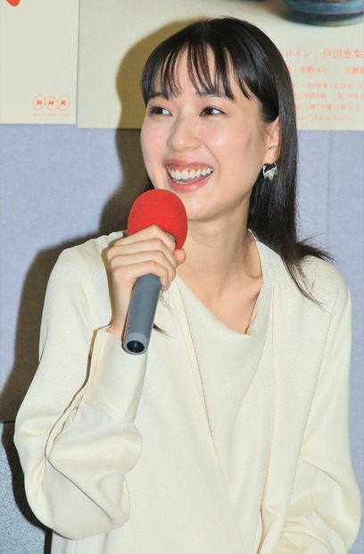 戸田恵梨香【撮影：小宮山あきの】