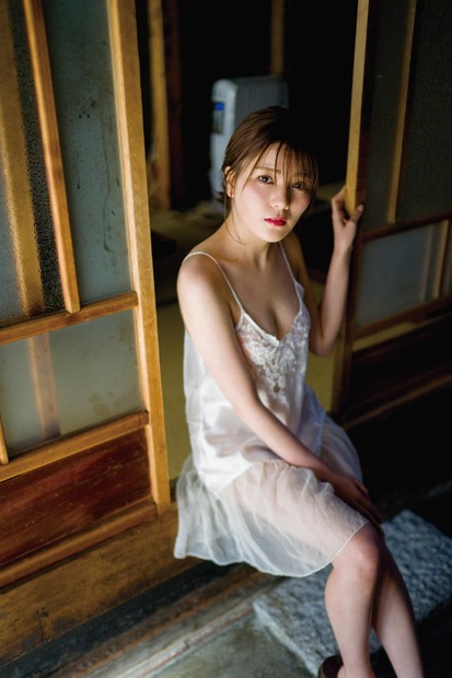 高橋胡桃「全部Tバックで、結構エッチい感じです！」 DVD『痴人の愛』をアピール