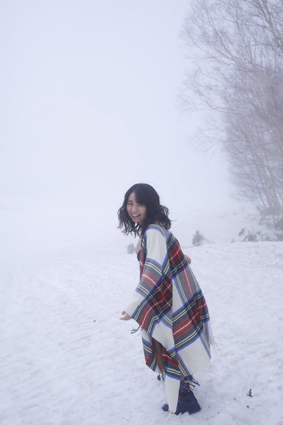 大原優乃、雪山で水着に！写真集重版決定で未公開カット公開