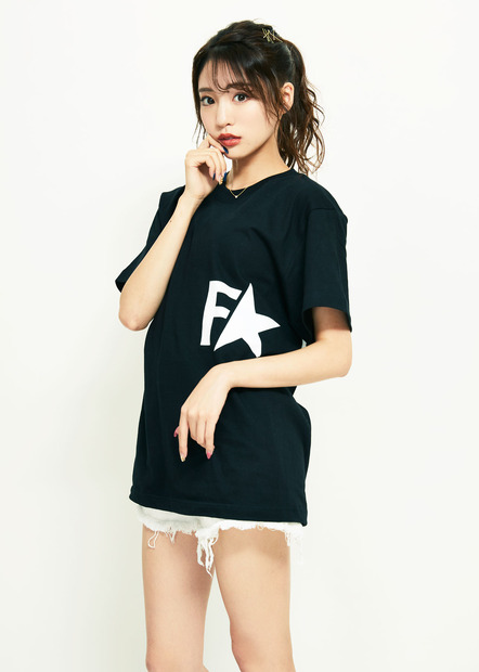 夢アド・志田友美、自慢の美脚披露！今後は「色々なことに挑戦して魅力的な女性になっていけたら」