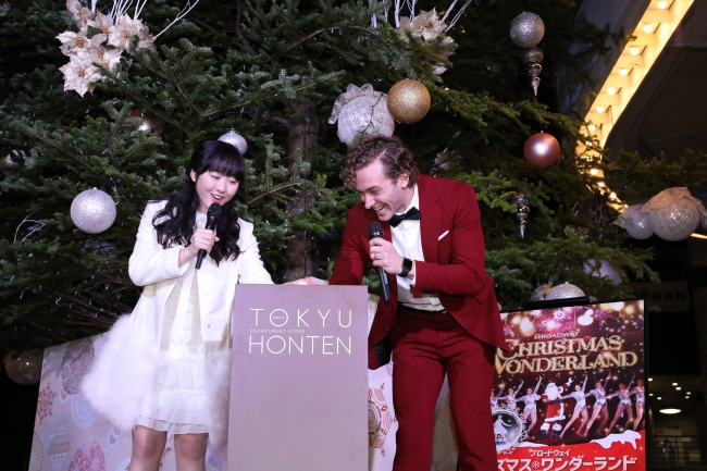 本田望結、真っ白ワンピで点灯式！ゲストスケーター務める「クリスマスショー」をアピール