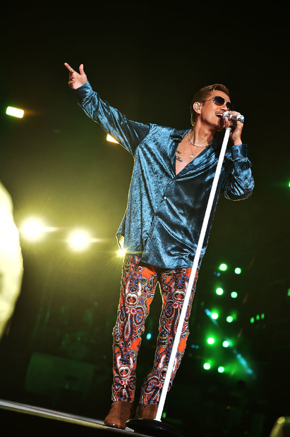 EXILE ATSUSHI、倖田來未と13年ぶり共演！「WON'T BE LONG」で会場わかす