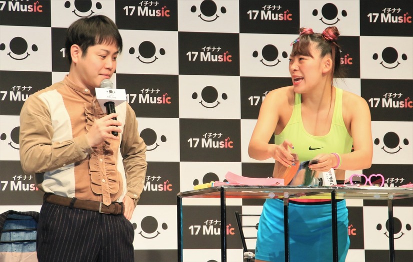 井上裕介（NON STYLE）、フワちゃん【撮影：小宮山あきの】