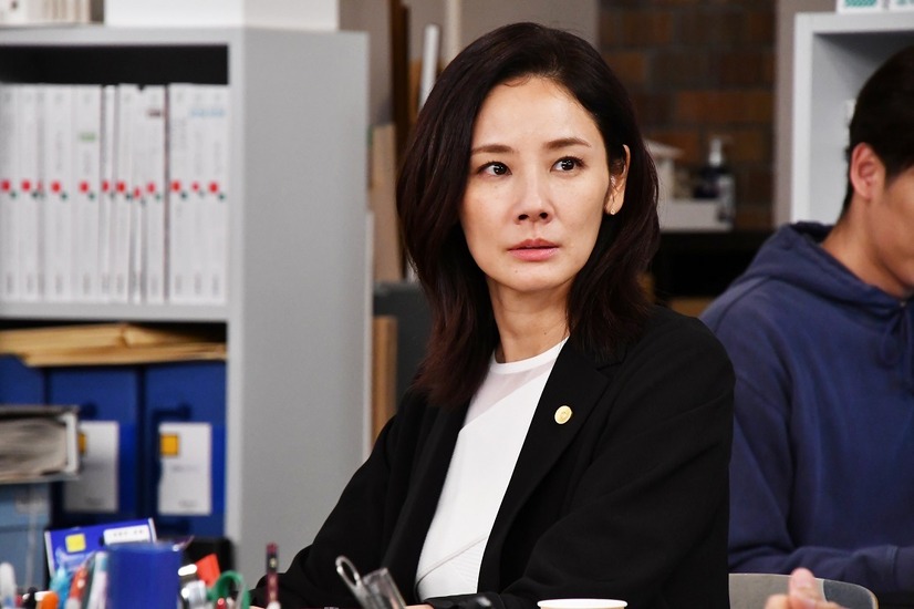 吉田羊、阿部寛・稲森いずみのデートが気になって.......今夜放送『まだ結婚できない男』