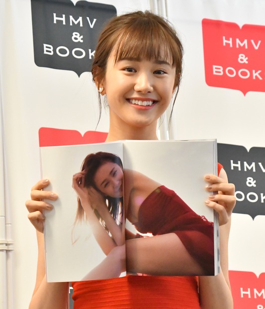 尾碕真花【写真：竹内みちまろ】