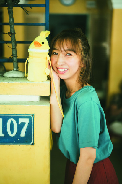 飯田里穂 20th Anniversary PHOTOBOOK「永遠と一瞬」（東京ニュース通信社刊）