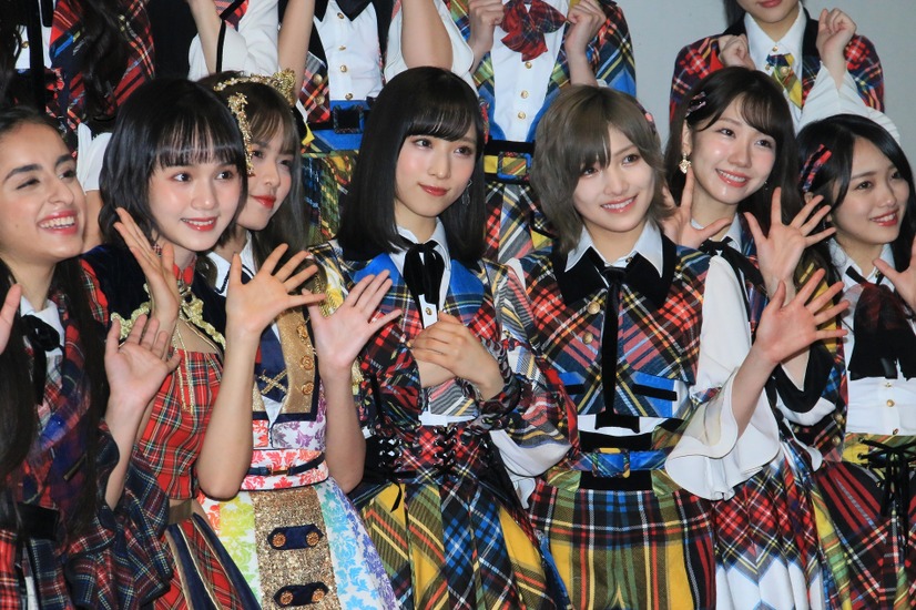 AKB48【撮影：小宮山あきの】