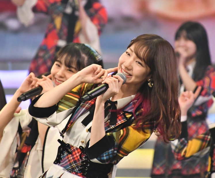 AKB48【写真：竹内みちまろ】