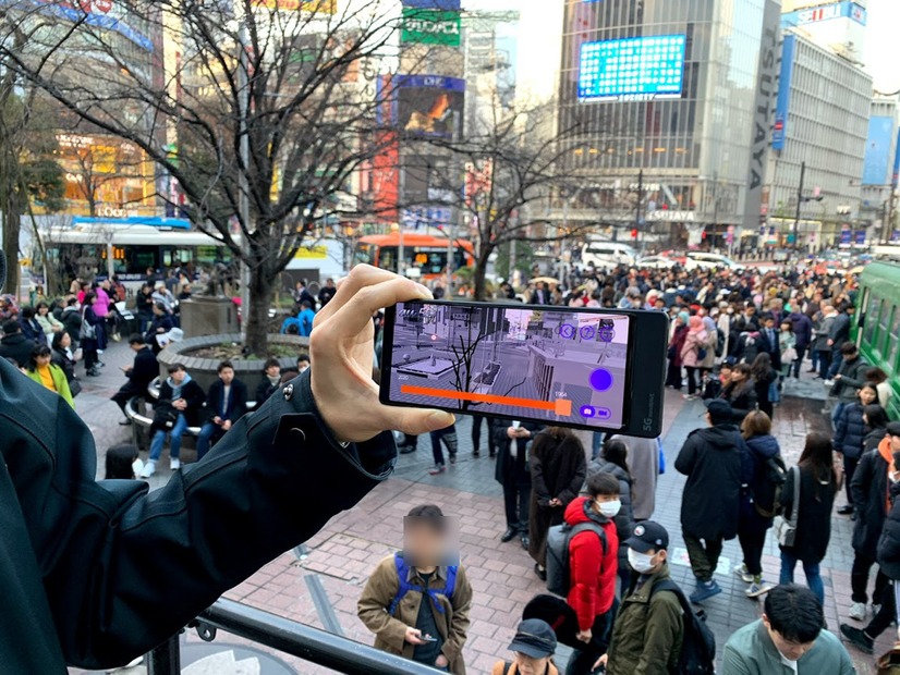 渋谷ハチ公前に5G基地局が出現！「au 5G」が拡張体験を提供