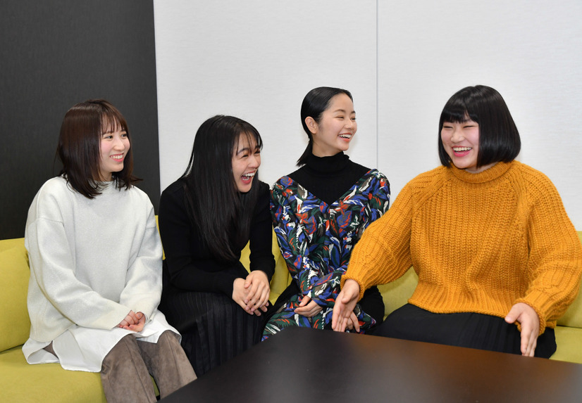 劇団4ドル50セント：田代明、岡田帆乃佳、前田悠雅、隅田杏花【写真：竹内みちまろ】
