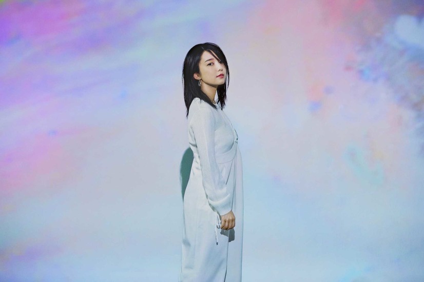 上白石萌音、新曲MVで即興アートとコラボ！