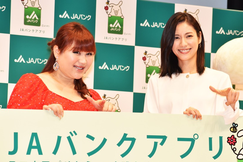 松下奈緒、りんごちゃん【撮影：こじへい】