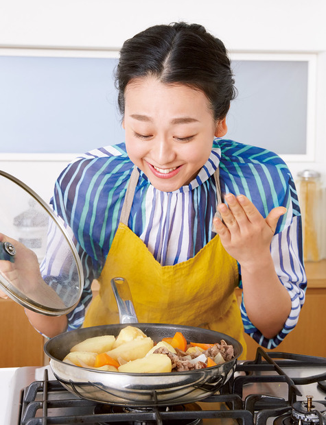 浅田真央の料理連載が『オレンジページ』でスタート！初回は肉じゃが作りに挑戦