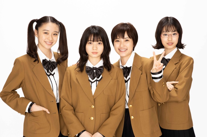 左から）田鍋梨々花、桜田ひより、井頭愛海、井本彩花