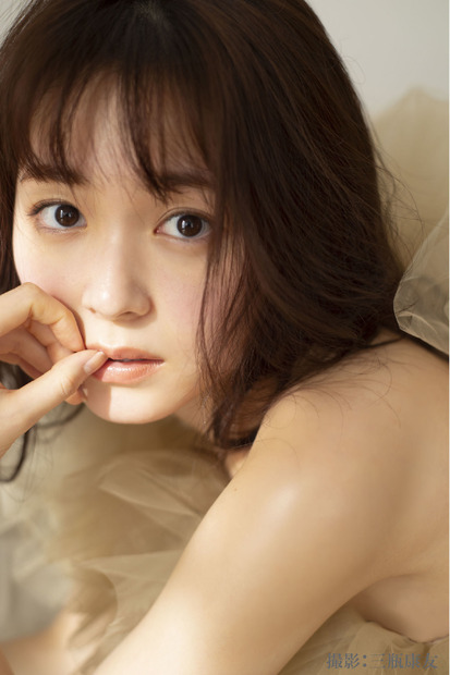 久間田琳加、10代最後の写真集＆スタイルブックの2冊同時発売決定！