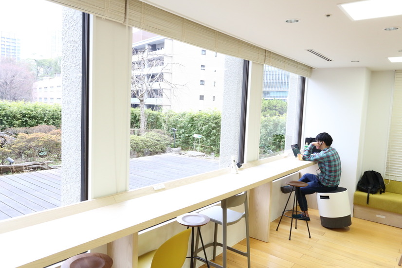 【進化するオフィス】ヘルスケア事業ならではの健康に配慮したオフィス……リンクアンドコミュニケーション