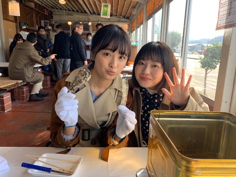 大友花恋、山田杏奈と『新米姉妹』2ショット！“食い倒れツアー写真”を初公開！