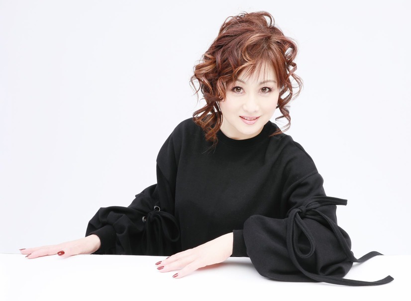 渡辺美里、自身のヒット曲「BELIEVE」を“テレワーク”でセルフカバー