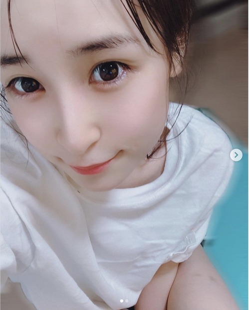 写真は中崎絵梨奈の公式Instagramから