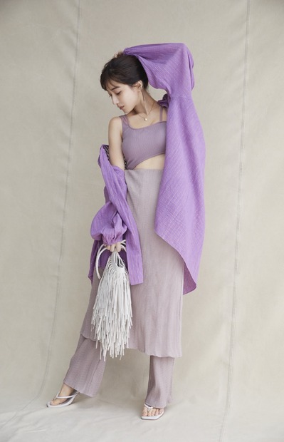 田中みな実、美背中大胆に露出した夏ファッション披露！