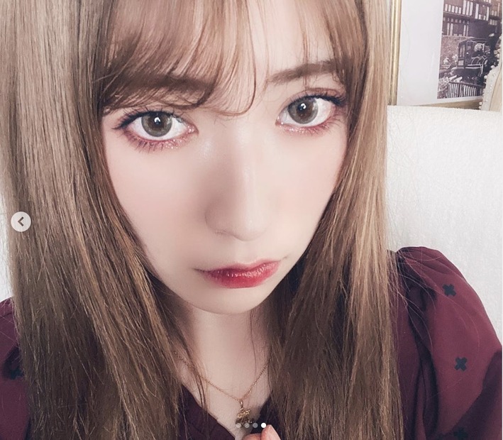 写真は吉田朱里の公式Instagramから