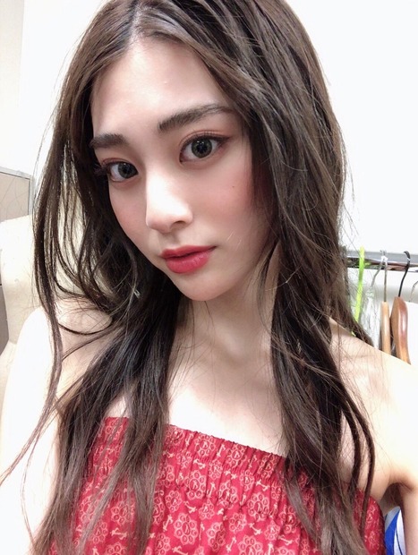 GENIC・金谷鞠杏が雑誌モデルデビュー！「必ず虜にしてみせます」と自信たっぷり