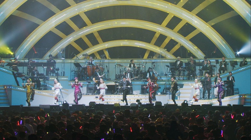 ももクロ、『ももいろクリスマス2019』テーマソング「HOLIDAY」のライブ映像を公開！