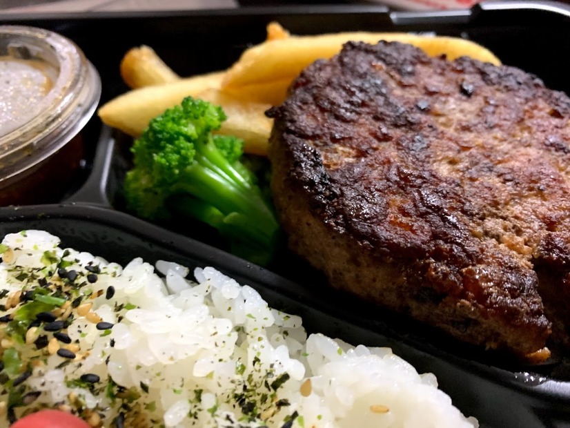 肉厚と柔らかさに驚かされるブロンコビリーのテイクアウト『炭焼き ハラミステーキ重』