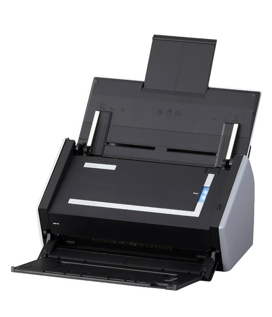 対応する文書サイズはA3キャリアシートを使用すれば、A3から名刺まで複数に対応。これら文書はランダムにまとめてセットしても読み取ってくれる。