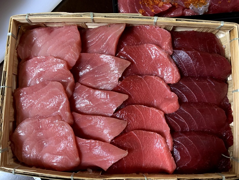 「マグロチラシ」「骨つき中落ち」……ワクワク感が止まらないマグロマートのテイクアウト