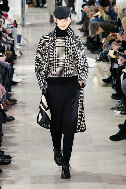 冨永愛・Akris : Runway - Paris Fashion Week Womenswear Fall/Winter 2020/20 (Photo by Peter White/Getty Images)