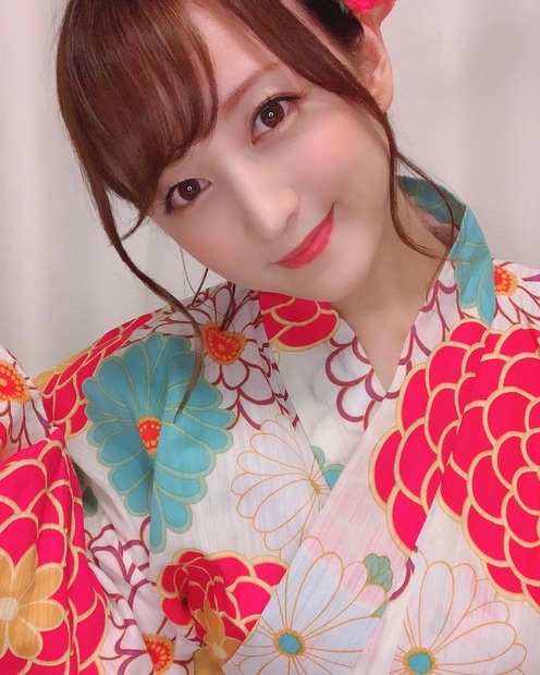 小松彩夏の浴衣ショット