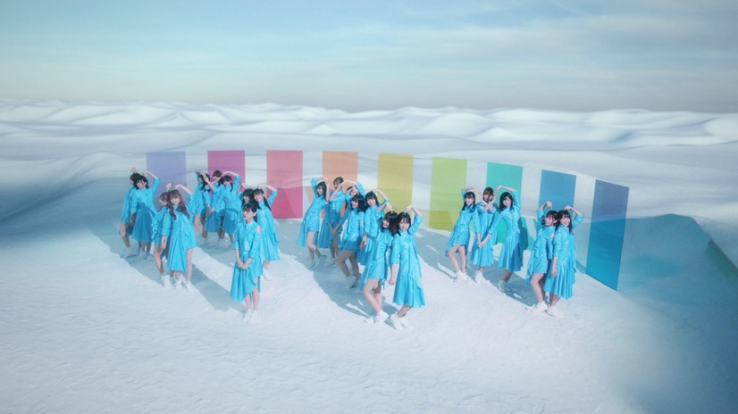 日向坂46の新曲MV公開！メンバーが“あざとかわいい”ダンス披露