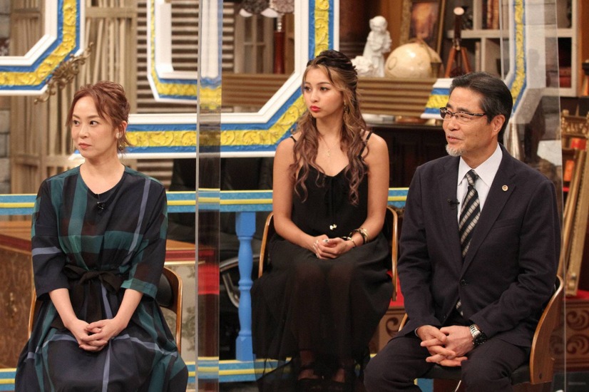 左から）佐藤仁美、ゆきぽよ、若狭勝（C）フジテレビ