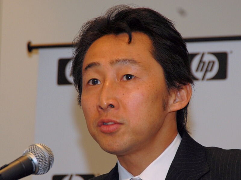 エンタープライズストレージ・サーバ事業統括ESSマーケティング本部本部長である桑名義宗氏