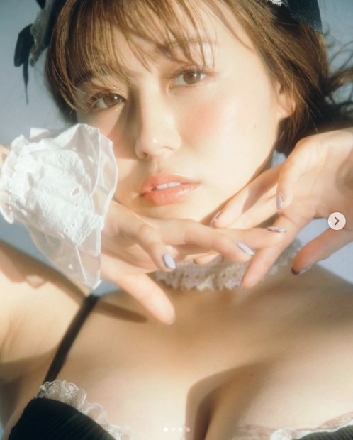 写真は井口綾子の公式Instagramから（※写真は所属事務所より掲載許諾をいただいております）