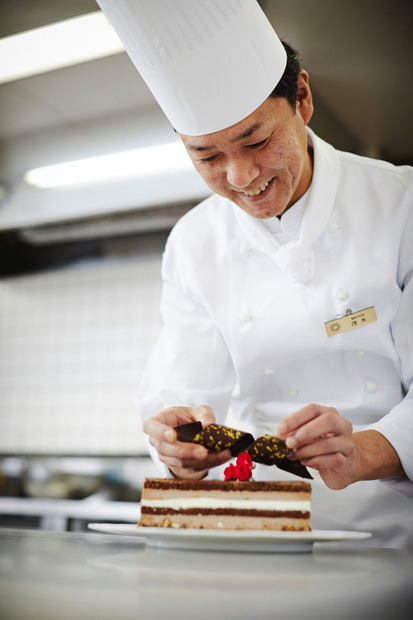 京王プラザホテル、まるでずっと食卓に飾っておきたくなるクリスマスケーキ！