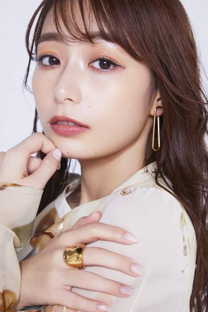 『宇垣美里のコスメ愛　BEAUTY BOOK』（C）小学館