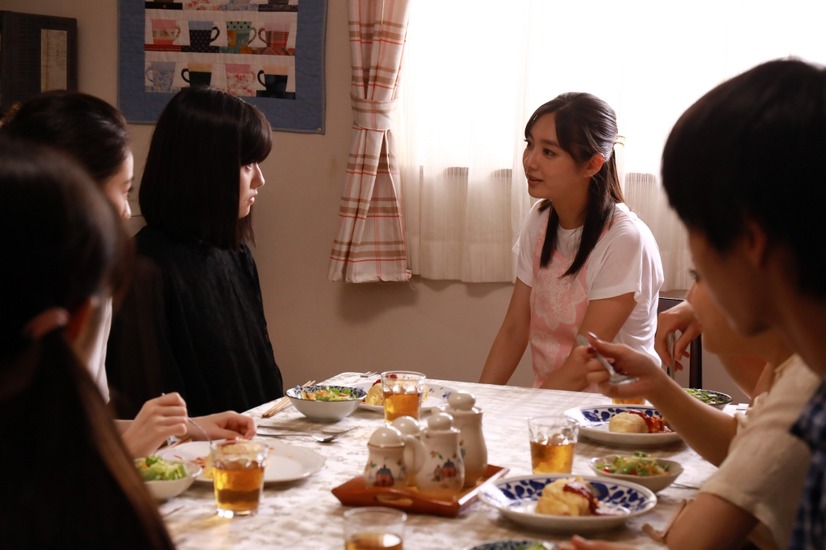 新川優愛　ドラマ『さくらの親子丼』画像提供：東海テレビ