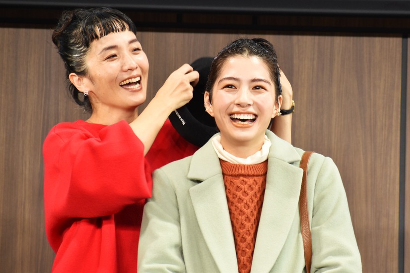 佐久間由衣、木津明子氏【撮影：こじへい】